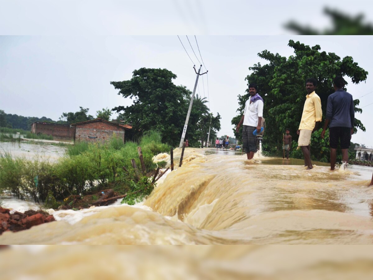 बिहार में बाढ़ से 31 लोगों की मौत. (तस्वीर- ANI)
