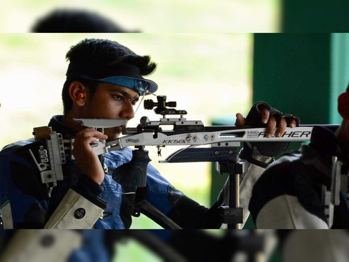 ऐश्वर्य ने हाल ही में दिल्ली में आयोजित सुरेंद्रसिंह स्मृति शूटिंग चैंपियनशिप में भारत को दो स्वर्ण पदक दिलाए थे.