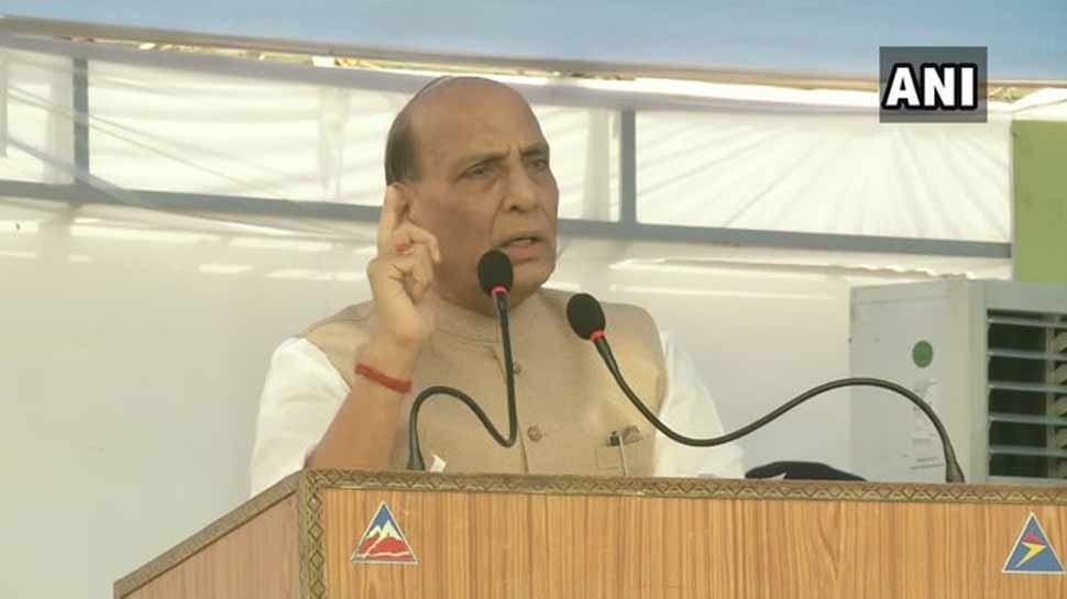 रक्षा मंत्री राजनाथ सिंह बोले, 'कश्मीर समस्या का हल बातचीत से नहीं निकला तो...'