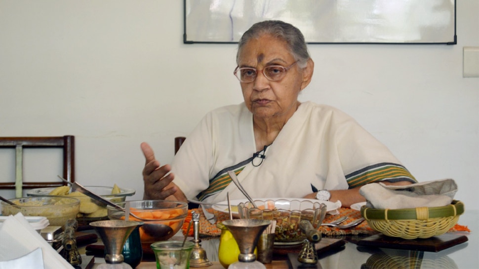 इंदिरा गांधी को इंप्रेस करने के लिए शीला दीक्षित ने गरमा-गरम जलेबी में मिलाई थी आइसक्रीम, पढ़ें अनसुनी बातें