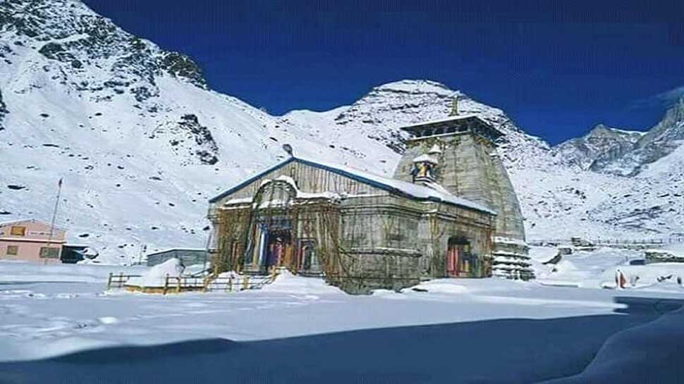 ग्लेशियर पर इस साल 50 फीट तक बर्फ गिरी है. PHOTOS, snowfall, Kedarnath