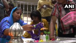PHOTOS: सावन का पहला सोमवार आज, देशभर के शिवालयों में लगी भक्तों की भीड़