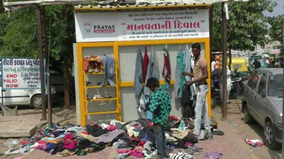 गुजरात: पाटन शहर में बनी मानवता की दीवार, जीत रही है लोगों का दिल