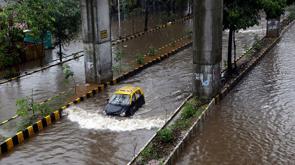 à¤®à¥à¤à¤¬à¤ à¤ªà¤° à¤à¤¾à¤²à¥ à¤¬à¤¾à¤¦à¤²à¥à¤ à¤à¤¾ à¤à¥à¤°à¤¾, à¤°à¤¾à¤¤à¤­à¤° à¤¹à¥à¤ à¤à¤®à¤à¤° à¤¬à¤¾à¤°à¤¿à¤¶, à¤à¤à¤²à¥ 24 à¤à¤à¤à¥à¤ à¤®à¥à¤ à¤¹à¥à¤à¥ à¤­à¤¾à¤°à¥ à¤¬à¤°à¤¸à¤¾à¤¤