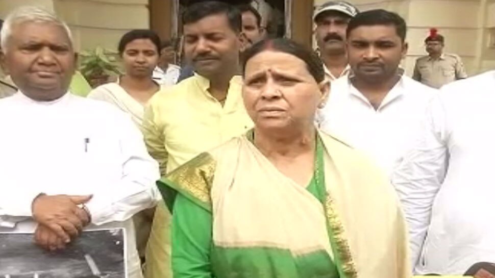 बिहार विधान परिषद में RJD का हंगामा, राबड़ी देवी बोली- 'सुशील मोदी की संपत्ति की होनी चाहिए जांच'