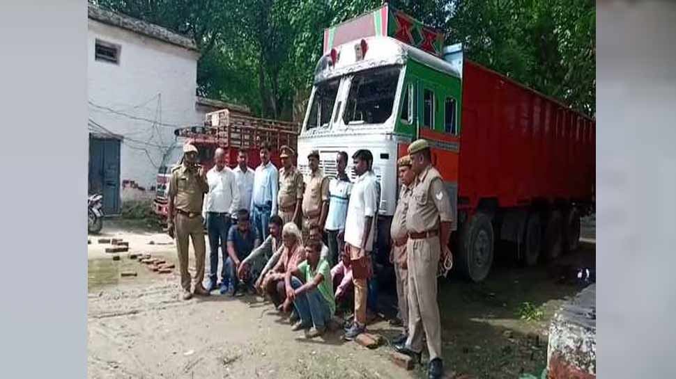 कौशाम्बी: ट्रक चोर गिरोह का खुलासा, 6 गिरफ्तार, 7 फरार और 2 अवैध तमंचा बरामद