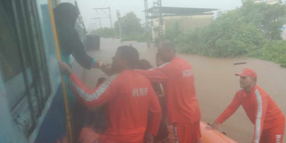 NDRF team arrives for rescue Mahalaxmi Express passengers