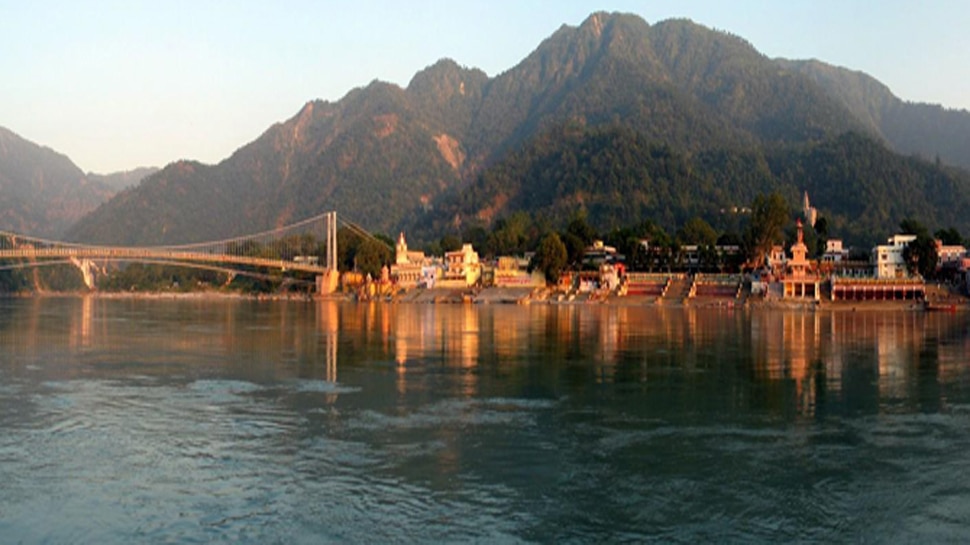 पुल टिहरी और पौड़ी जिले को आपस में जोड़ता है Bridge connects Tehri and Pauri districts