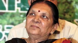 आनंदीबेन पटेल बनी यूपी की राज्यपाल, जानिए उनका राजनीतिक सफर