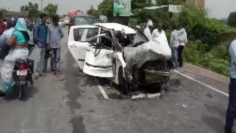 उन्नाव रेप पीड़िता के साथ सड़क हादसा, बीजेपी विधायक समेत 10 लोगों के खिलाफ हत्या की FIR उन्नाव रेप पीड़िता के साथ सड़क हादसा, बीजेपी विधायक समेत 10 लोगों के खिलाफ हत्या की FIR