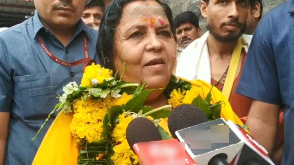 उमा भारती ने महाकाल मंदिर के पुजारी से कहा- 'आप मुझे साड़ी गिफ्ट कर दें, अगली बार वही पहन कर आऊंगी'