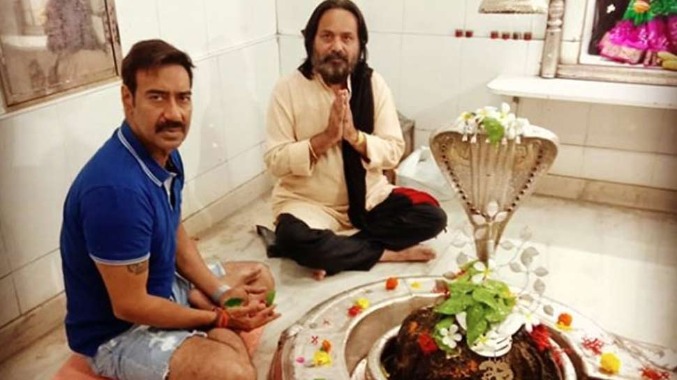 PHOTO: महादेव की पूजा कर रहे थे अजय देवगन, कपड़ों की वजह से हुए ट्रोल