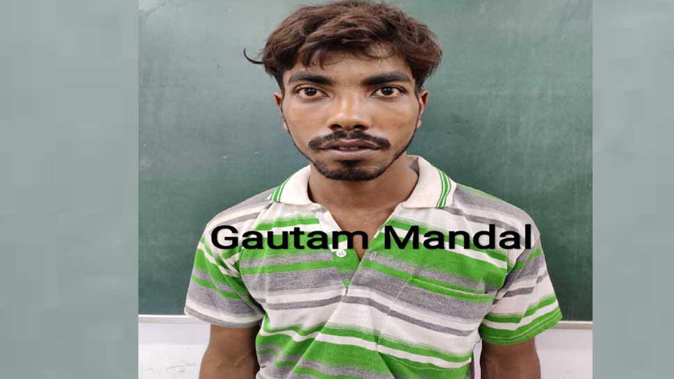 पश्चिम बंगाल से दिल्ली आई नकली नोटों की खेप, आरोपी महिला समेत 2 तस्कर गिरफ्तार पश्चिम बंगाल से दिल्ली आई नकली नोटों की खेप, आरोपी महिला समेत 2 तस्कर गिरफ्तार