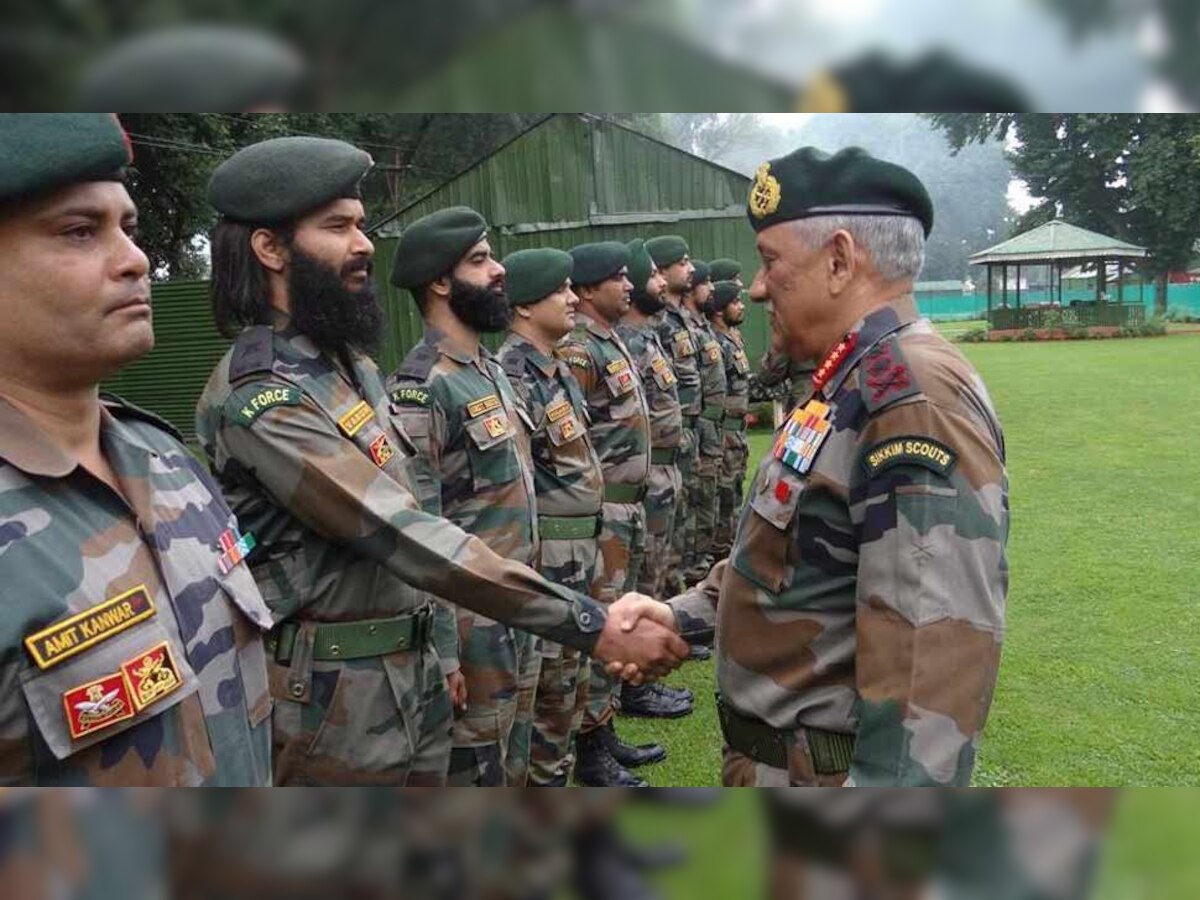 LoC पर भारी गोलाबारी की बीच सेनाध्यक्ष पहुंचे कश्मीर, राज्यपाल से मिलकर सुरक्षा व्यवस्था की चर्चा की