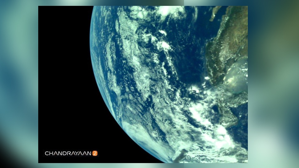 चंद्रयान-2 LI4 कैमरे ने पृथ्वी की तस्वीरें भेजीं हैं Earth as viewed by Chandrayaan-2 LI4 Camera on August 3, 2019 17:28 UT