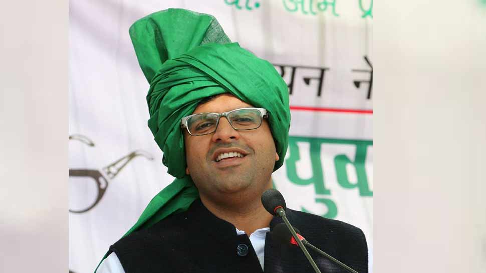 जेजेपी पार्टी के नेता दुष्यंत चौटाला बोले, 'हम कश्मीर पर केंद्र सरकार के कदम का समर्थन करते हैं'