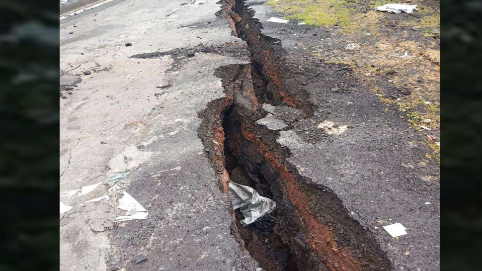 रास्ते को किया गया बंद Off the road