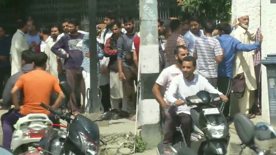श्रीनगर में सामान्य हो रहे हालात life goes normal in srinagar jammu kashmir