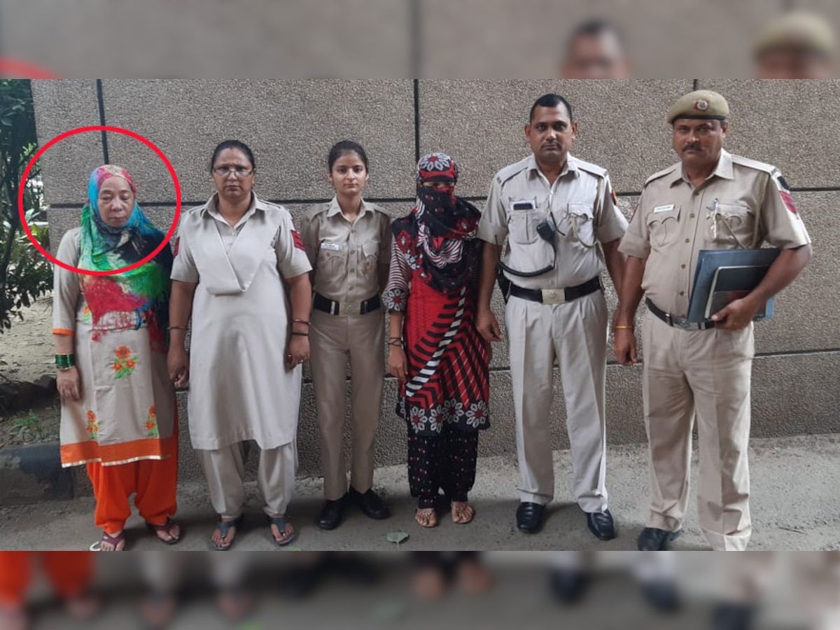  लाल घेरे में आरोपी कोठा मालकिन. 