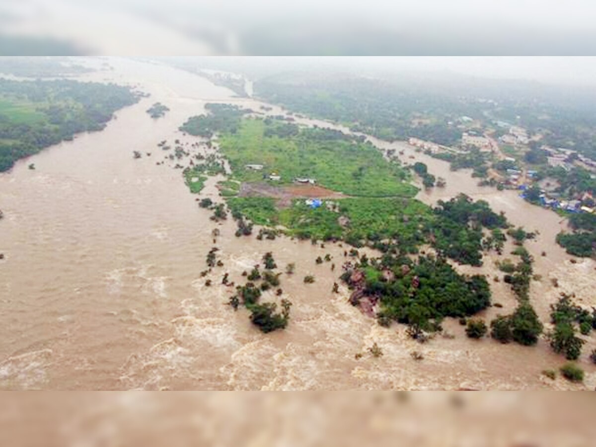 गोदावरी नदी में आई बाढ़ से किसानों को भारी नुकसान. फाइल तस्वीर 
