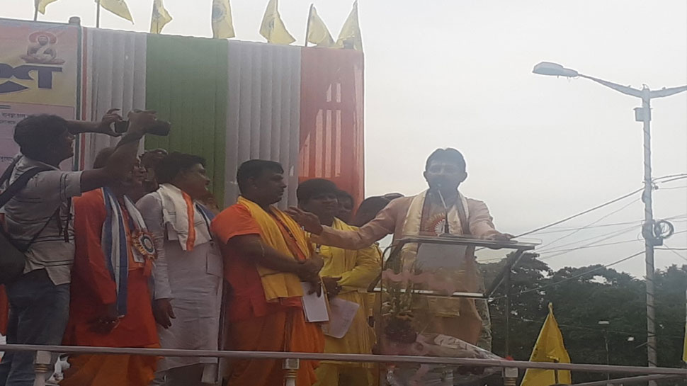 पश्चिम बंगाल: अब हिंदू कार्ड खेलने की तैयारी में तृणमूल कांग्रेस, पुरोहितों को मिलेगी कुछ खास सौगात