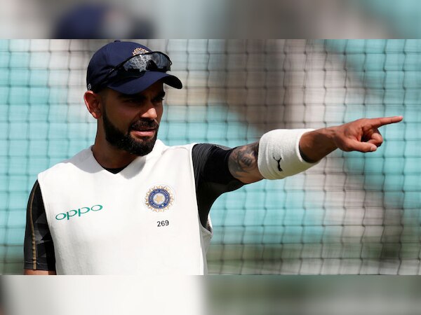 विराट कोहली ने काफी समय से चर्चा में चल रहे बॉटल कैप चैलेंज का आखिर स्वीकार कर ही लिया. (फोटो:Reuters)