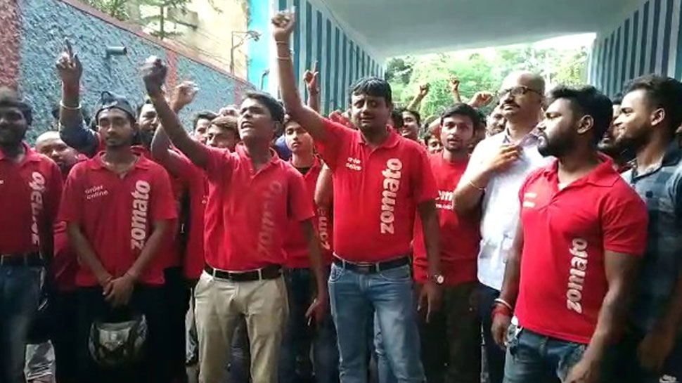 Zomato delivery boy on strike, says beef and pork will not deliver Zomato delivery boy on strike, says beef and pork will not deliver