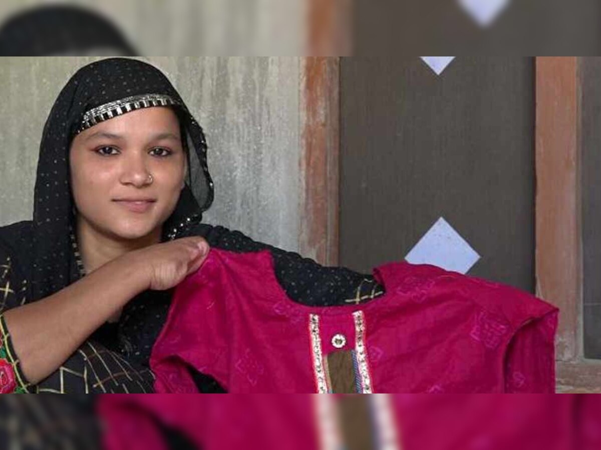 साजिदा पैर की अंगुलियों के सहारे सारे काम करती है. 