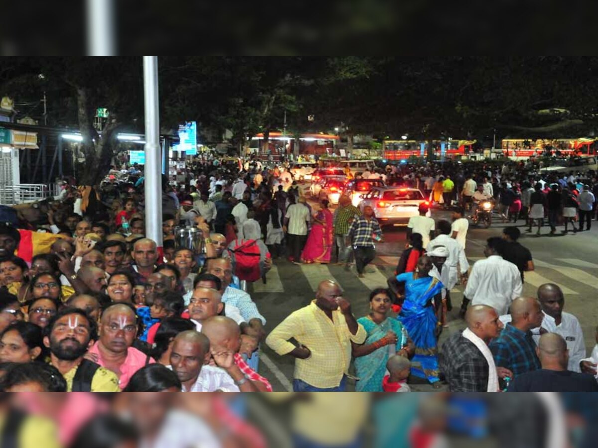 मंदिर प्रशासन (टीटीडी) ने श्रद्धालुओं के लिए दूध, भोजन और पानी का इंतजाम किया है. 