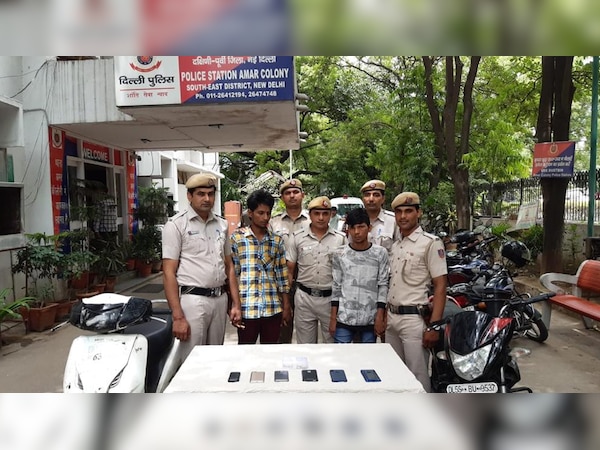 पुलिस को आशंका है कि इन आरोपियों के साथ अन्य भी शामिल हो सकते हैं.