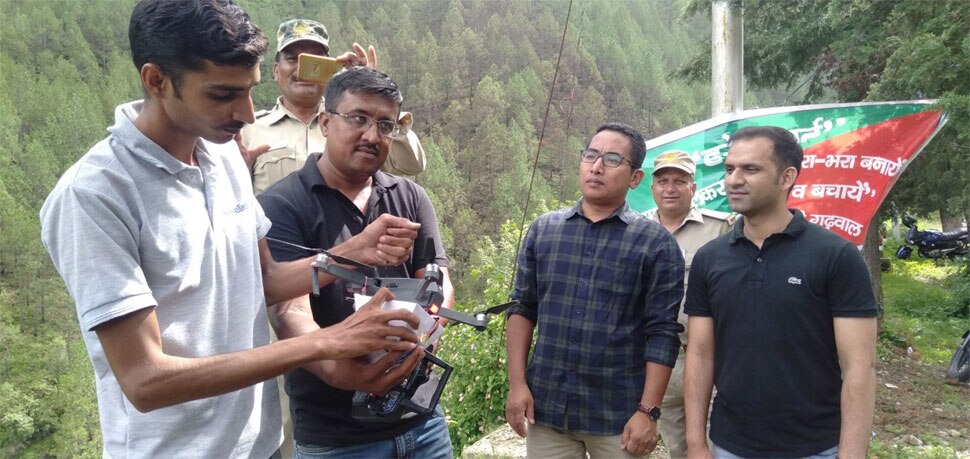 ड्रोन से खाली जमीन पर फेंके गए बीज Drone, plantation, Uttrakhand