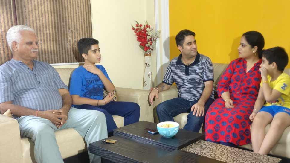 आर्टिकल 370: पंडिता परिवार ने बयां किया विस्थापन का दर्द, 'स्टोर रूम में छिपकर जान बचाई थी'
