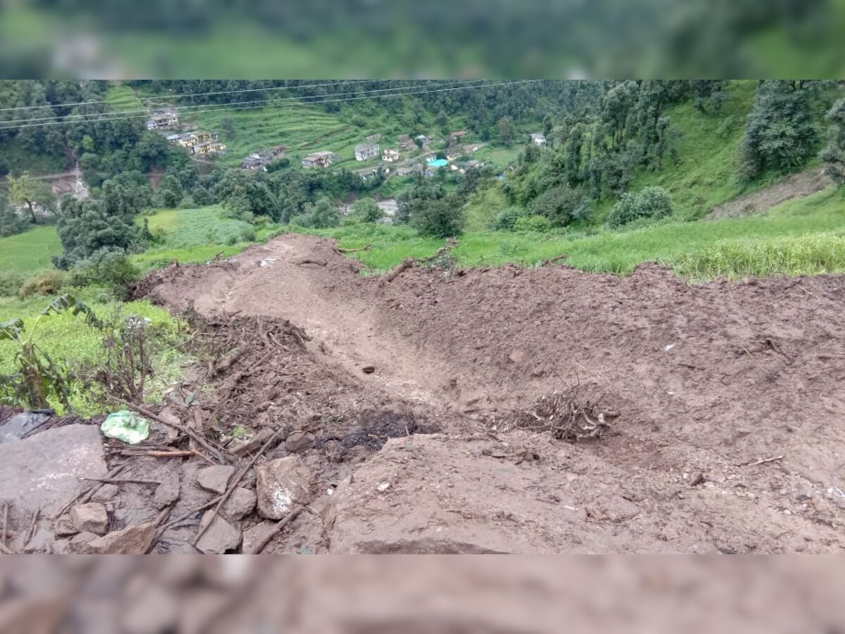 उत्तराखंडः चमोली में बादल फटने के बाद हर तरफ तबाही का माहौल, 6 लोगों की मौत  