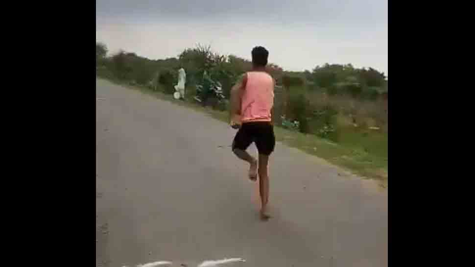 रामेश्वर गुर्जर की यह तस्वीर वीडियो ग्रैब से ली गई है. रामेश्वर गुर्जर की यह तस्वीर वीडियो ग्रैब से ली गई है.