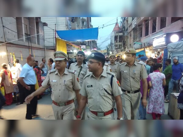 दिल्ली के दिल कनॉट प्लेस में अचूक सुरक्षा के इंतजाम किया गया है.