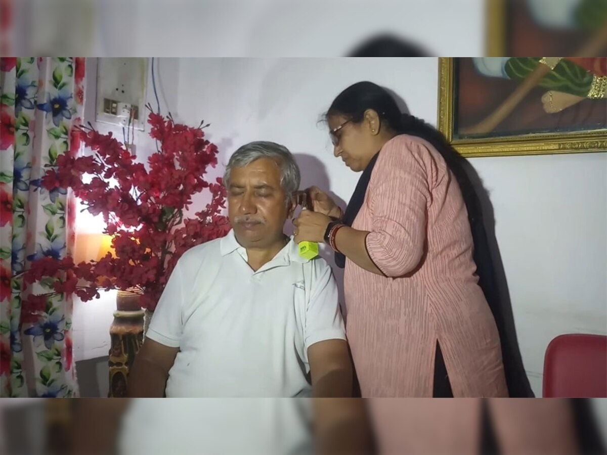 पूर्व आईपीएस अजय वर्मा पर हमला उस समय हुआ, जब वो अपनी पत्नी और बेटे के साथ न्यू बाइपास के पास से गुजर रहे थे.