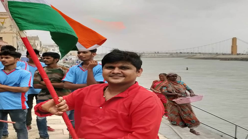 गंगा घाट पर तिरंगा indian flag on ganga ghat
