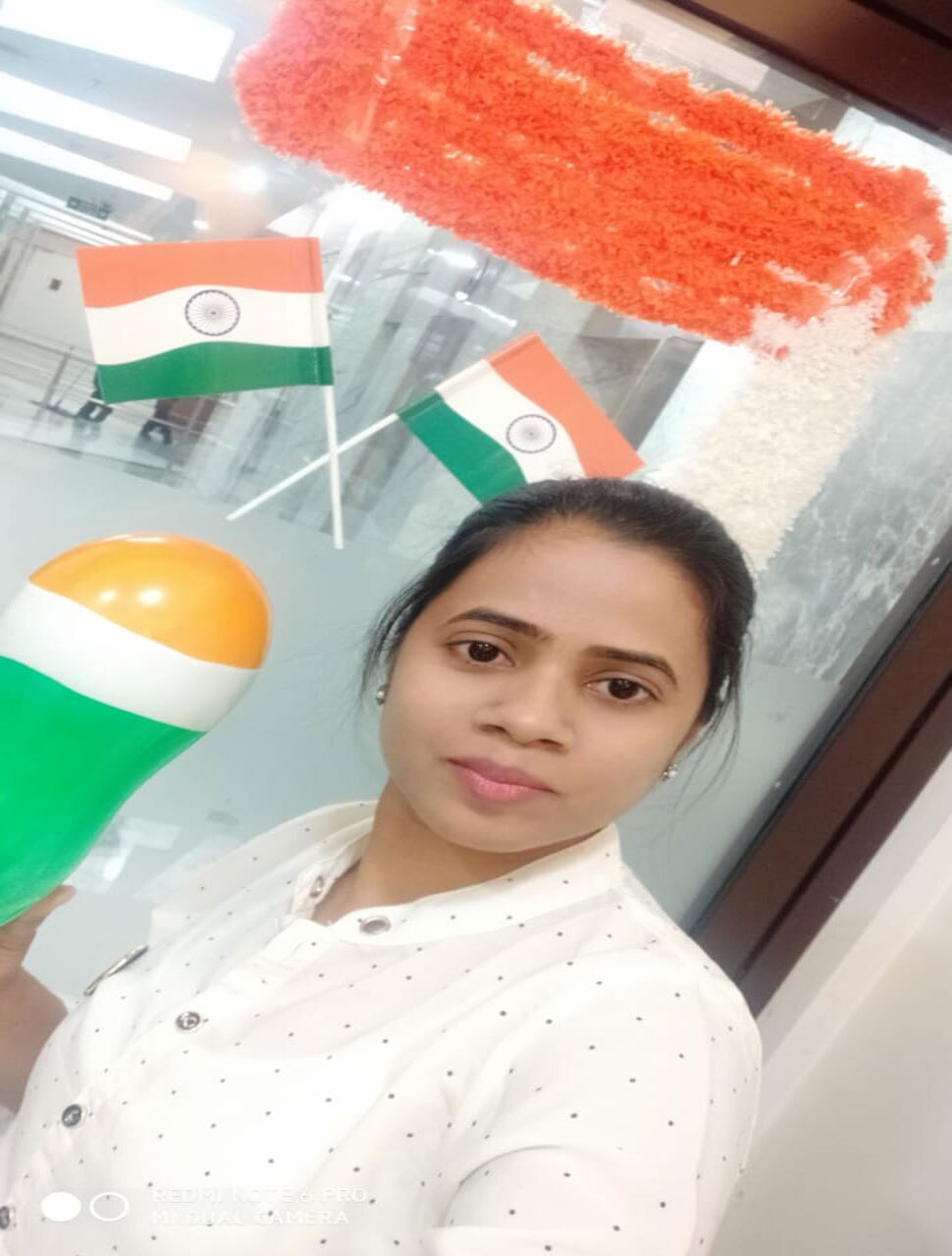 ऑफिस वाली सेल्फी selfie in office