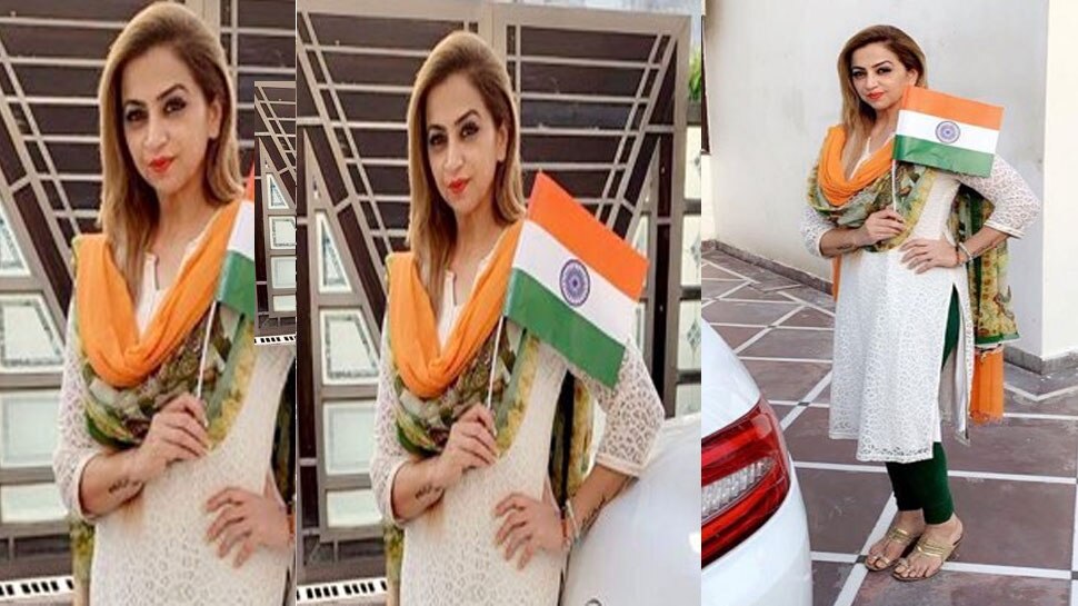 पेज 3 रियलिटी शो 'दिली डार्लिंग्स' की कंटेस्टेंट सोना शर्मा. sona sharma