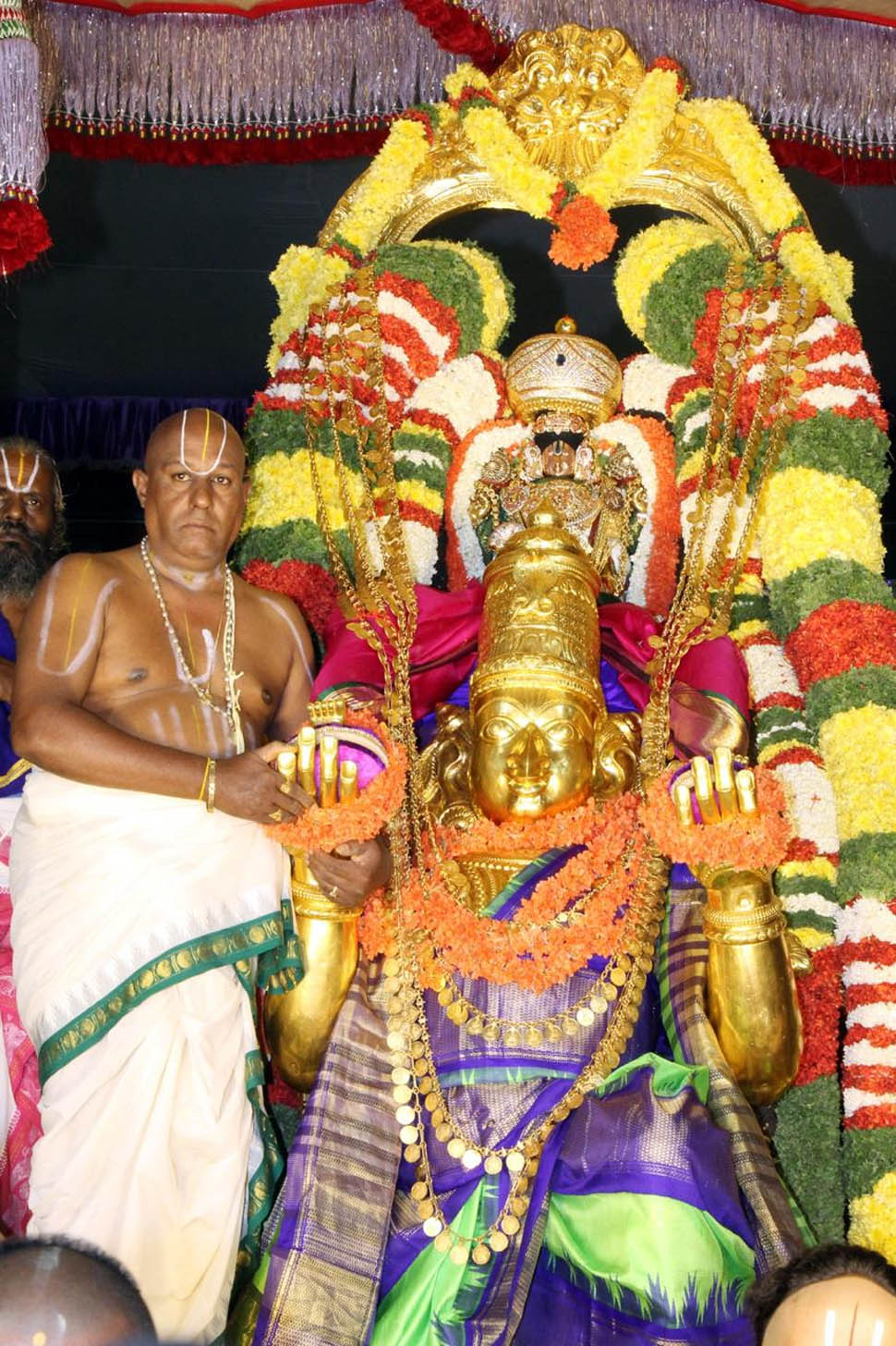 हर महीने 2 घंटे होती है गरुड सेवा 2 hours Garuda seva