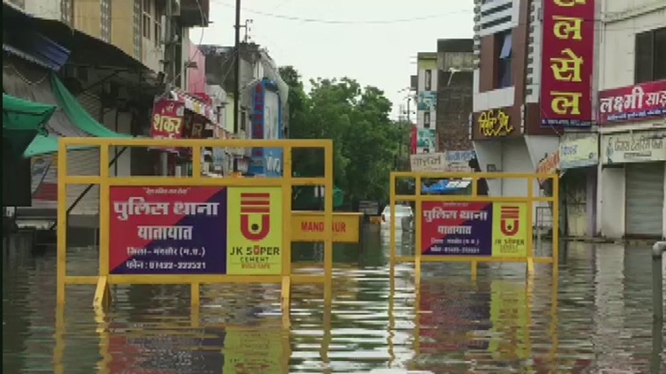 2 दिनों से ग्रामीणों को राहत शिविर में रखा गया है Villagers have been kept in relief camps since 2 days