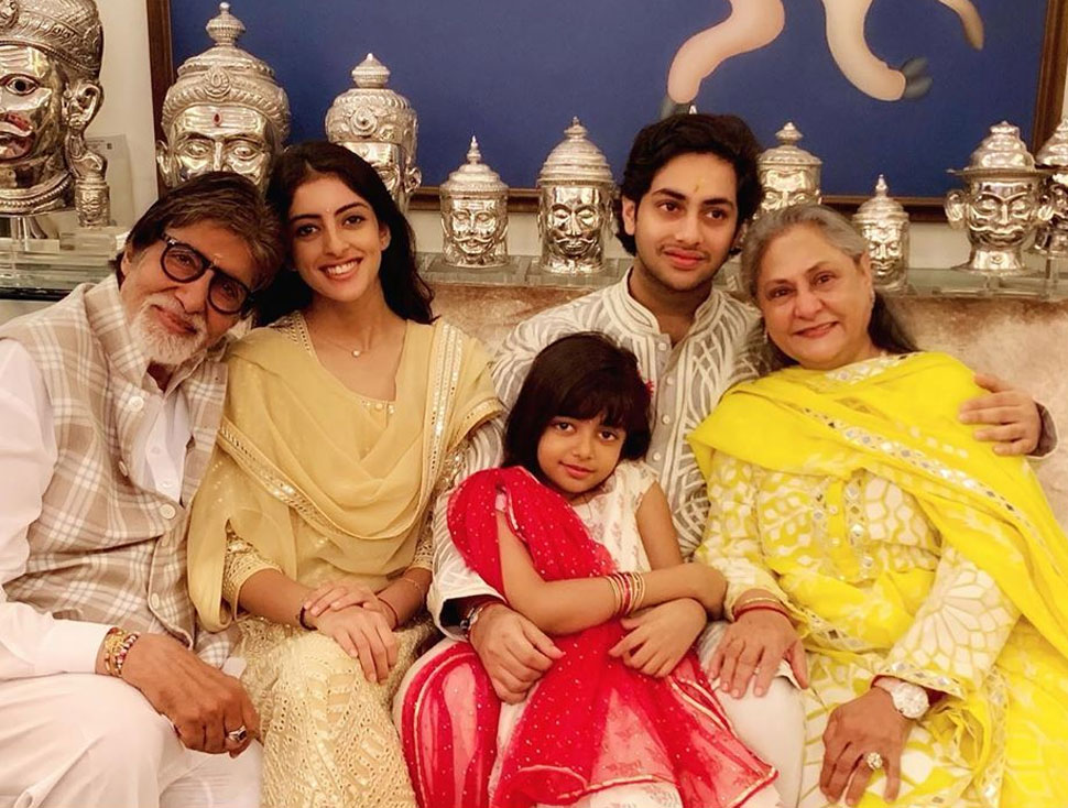 मां-पिता के साथ श्वेता Bachchan family