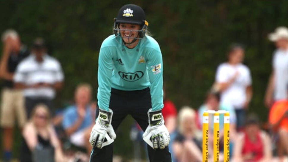 sarah taylor shares her nude photo on instagram for womenhealth awareness campaign