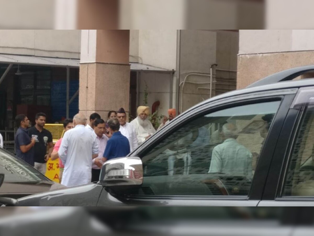 केंद्रीय मंत्र‍ियों के अलावा राज्‍यसभा सांसद सुभाष चंद्रा भी अरुण जेटली का हाल जानने के लिए पहुंचे.