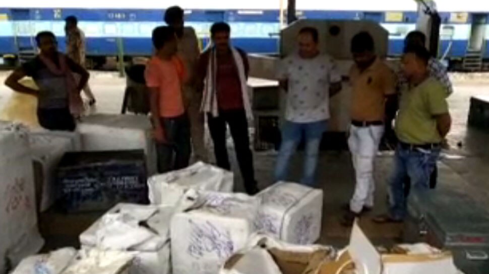 धनबादः रेल पार्सल से 10 लाख रुपये का आर्टिफिशियल ज्वेलरी चोरी, रेल मंत्रालय को की गई शिकायत