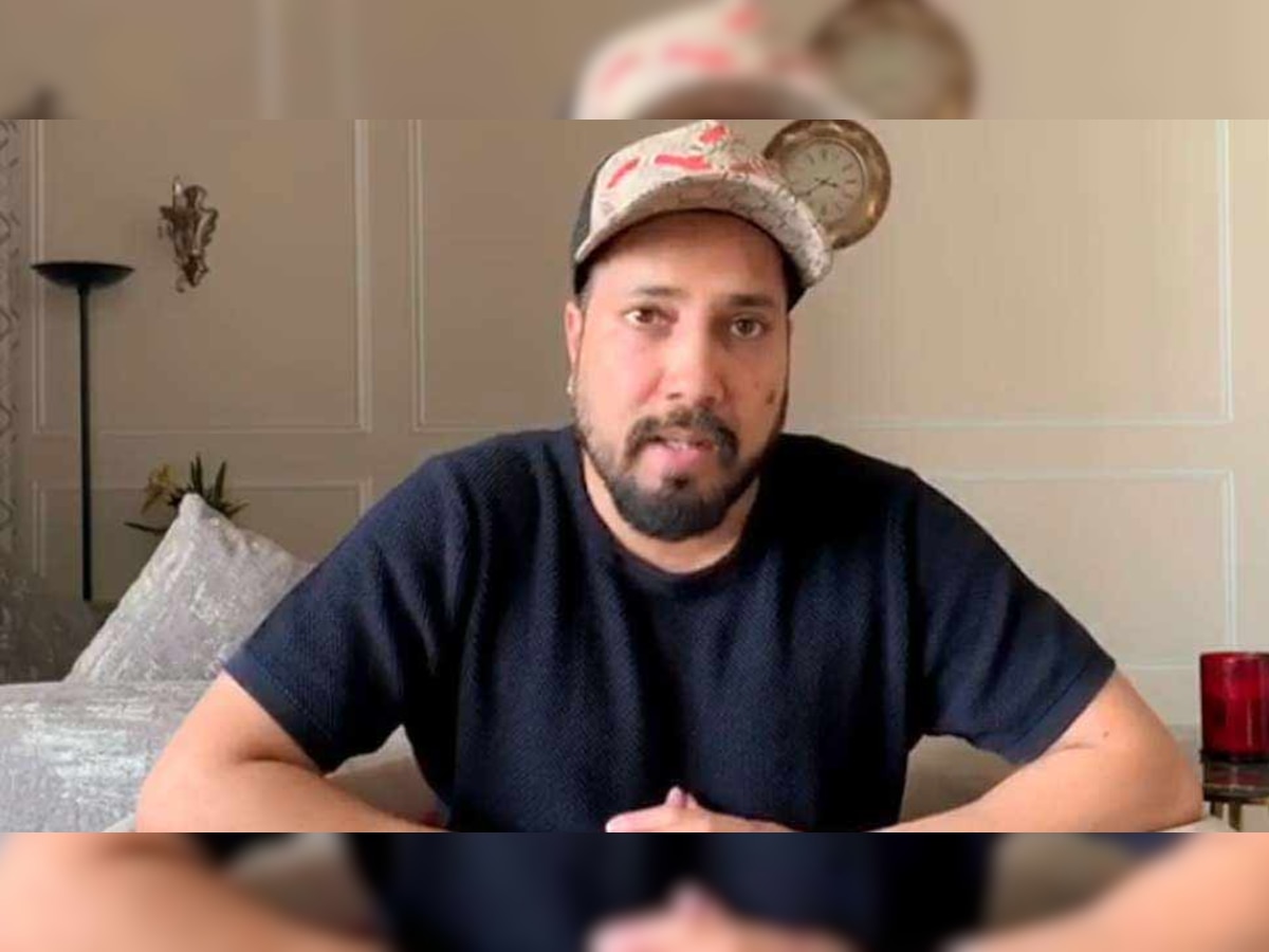 संभावना है कि चर्चित गायक मंगलवार को एफडब्ल्यूआईसीई के पदाधिकारियों से मिलेंगे.