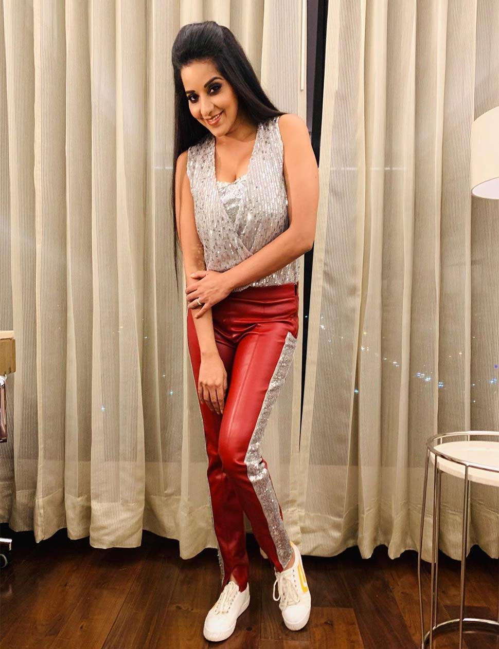 रियलिटी शो बिग बॉस से पहचान मिली monalisa new rockstar look