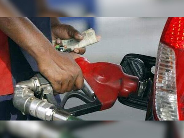 पेट्रोल के रेट में लगातार दूसरे दिन गिरावट, डीजल तीसरे दिन टूटा