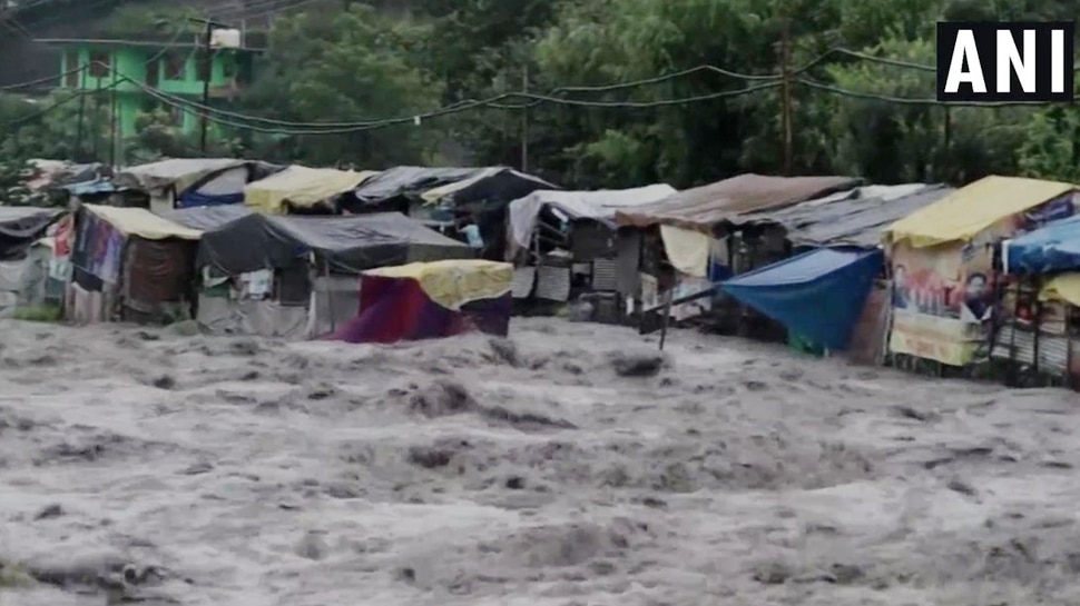 कुल्लू में गई दो लोगों की जान two persons have lost their lives in flood-related incidents in Kullu