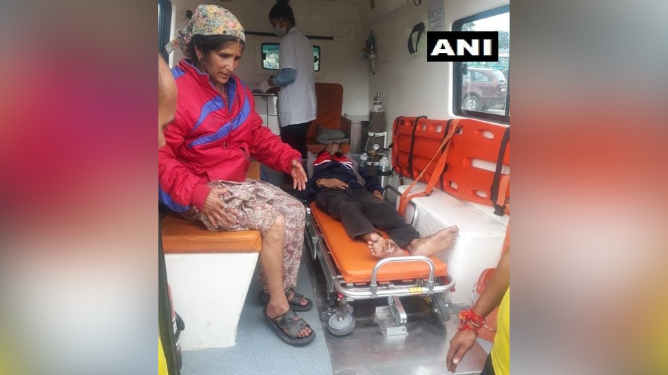 उत्तरकाशी में बादल फटने के बाद दो लोगों को एयरलिफ्ट किया गया Two persons airlifted from Arakot of Mori tehsil in Uttarkashi